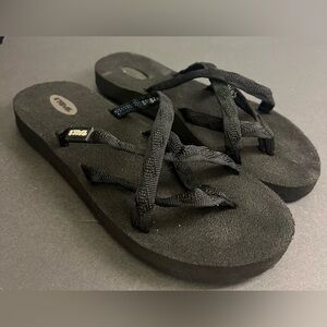 Teva- Womens Black, Size:5, Sandals, Missing logo on‎ left side